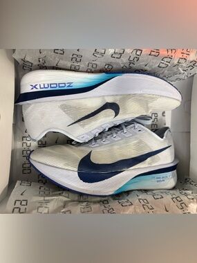 Nike Men’s Zoomx Vaporfly Next% 4 size 10